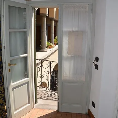 Angolo Del Poeta Bed & Breakfast 4*