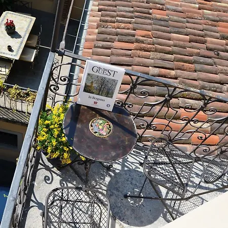 Couette-café Angolo Del Poeta 4*
