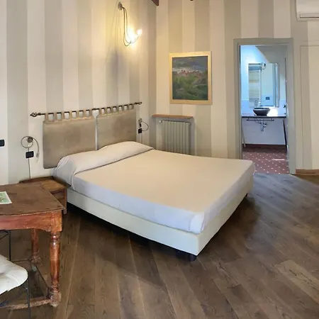 Angolo Del Poeta 4*