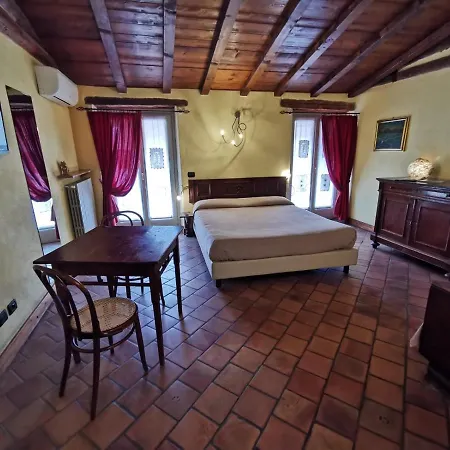Couette-café Angolo Del Poeta 4*