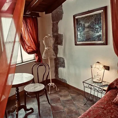 Angolo Del Poeta Bed & Breakfast 4*