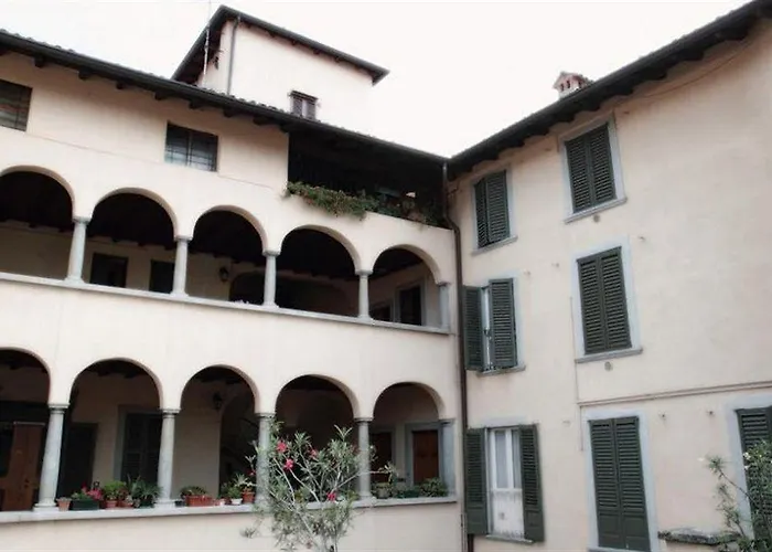 Panzió Angolo Del Poeta 4*